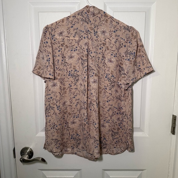 Reitmans Beige and Navy Floral Blouse - Picture 5 of 8
